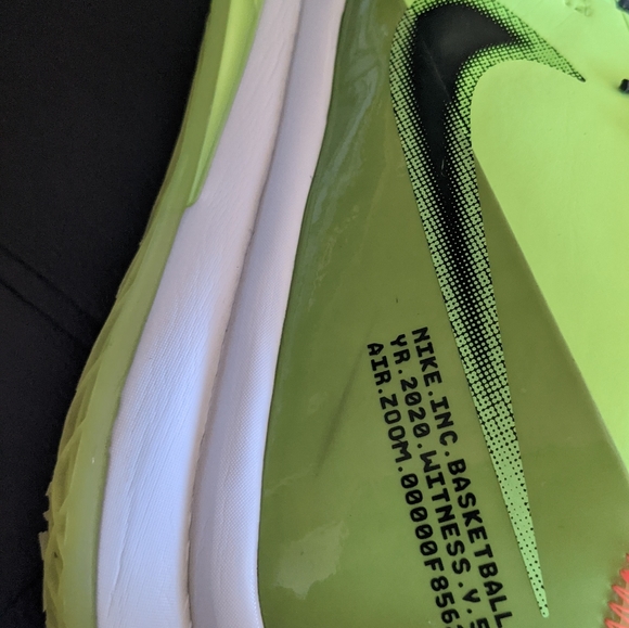 Nike LeBron Witness 5 Grinch Volt Green Lakers size 14 - Picture 10 of 12